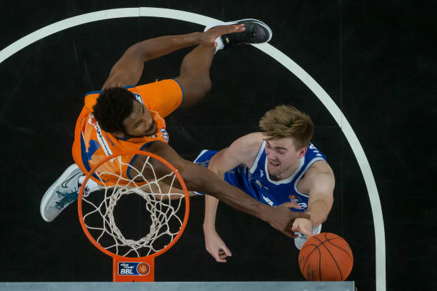 内线轮换厚 内线轮换厚