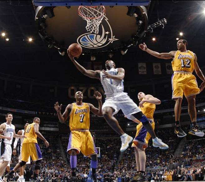 同时在场上 同时在场上