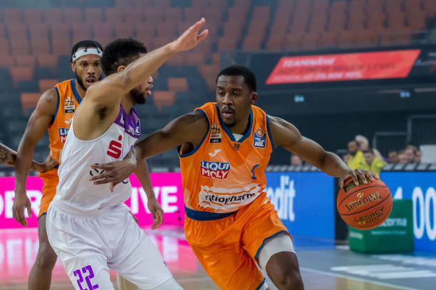 全面应对挑 全面应对挑