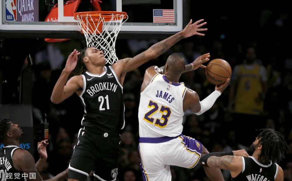 人进攻的 人进攻的